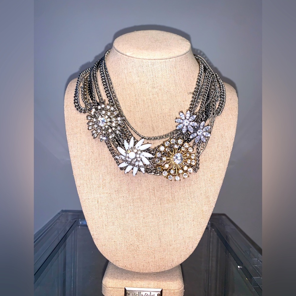 Stella and Dot beautiful statement necklace